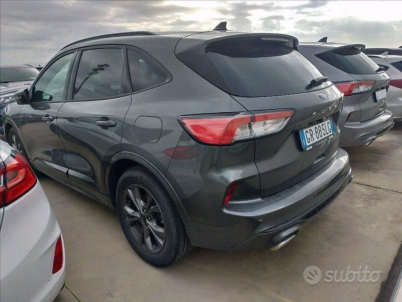 Usata Ford Kuga ST-Line 120 CV (88 kW) 2023 Grigio SUV