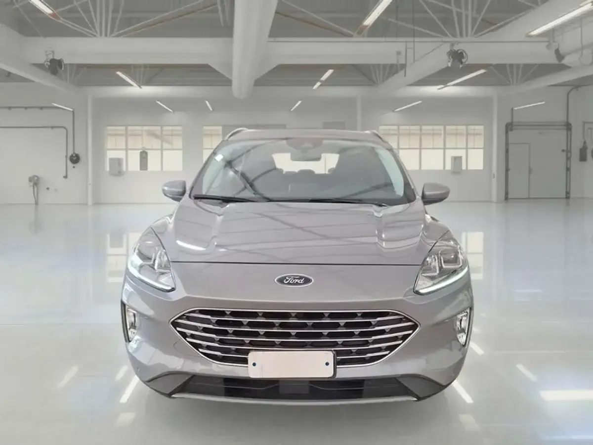 Usata Ford Kuga Titanium 120 CV (88 kW) 2022 Grigio SUV