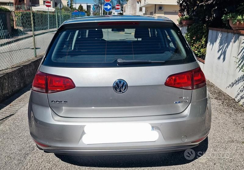 Usata VW Golf VII Comfortline 110 CV (80 kW) 2016 Grigio Utilitaria