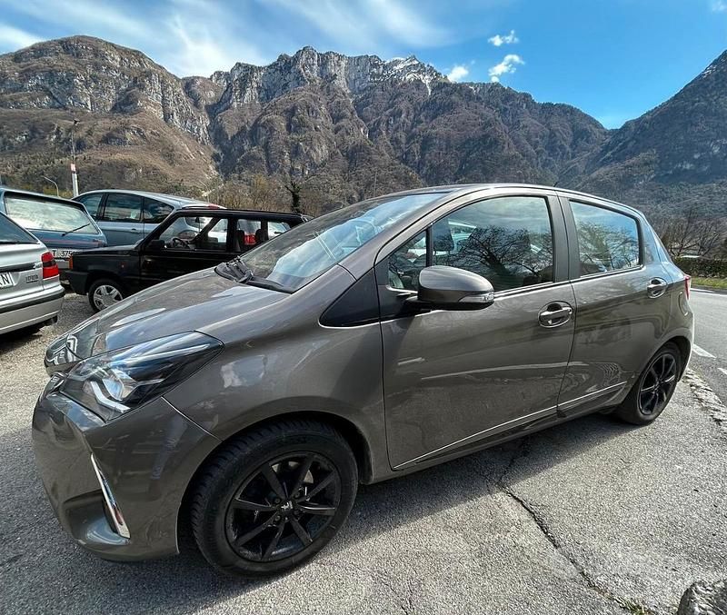 Usata Toyota Yaris 2018 Marrone Utilitaria