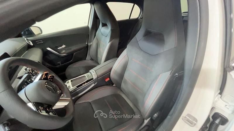 Nuova Mercedes A180 AMG line 136 CV (100 kW) 2026 Bianco Berlina