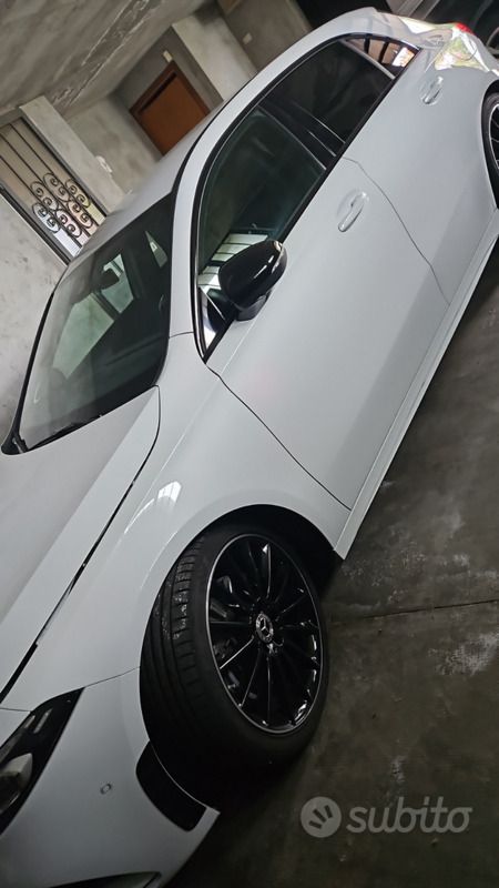 Usata 2020 Mercedes A220 AMG Tre volumi | 29.500 € (Buon prezzo) - Immagine 1/4