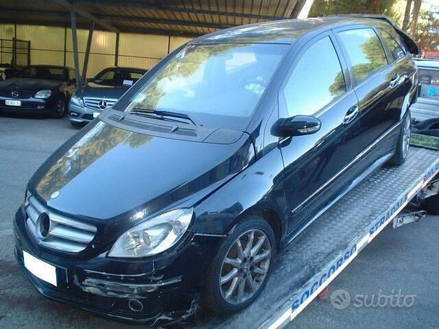 Usata Mercedes B180 940 CV (691 kW) 2006 Nero Monovolume