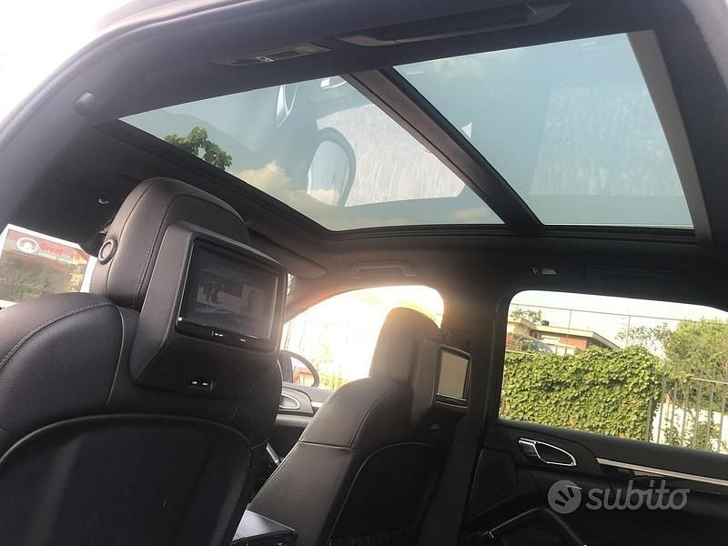 Usata Porsche Cayenne 2012 Grigio SUV