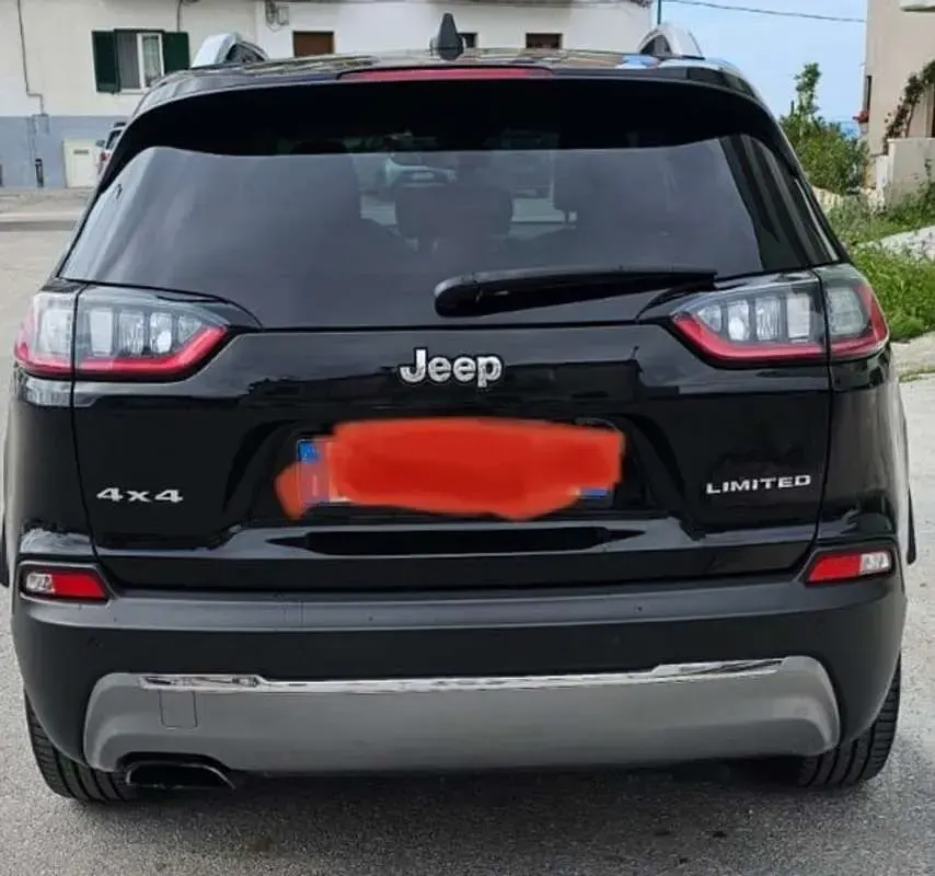 Usata Jeep Cherokee 194 CV (142 kW) 2018 Nero SUV
