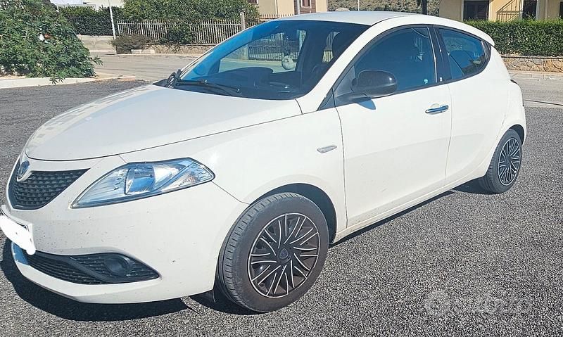 Usata 2019 Lancia Ypsilon Due volumi | 11.500 € (Molto cara) - Immagine 1/4