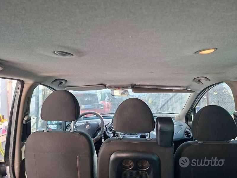 Usata Fiat Multipla 103 CV (75 kW) 2010 Grigio Monovolume