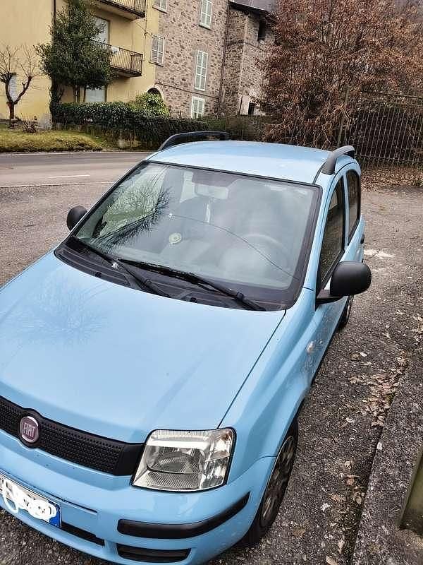 Usata Fiat Panda Active 77 CV (56 kW) 2011 Blu/azzurro Utilitaria
