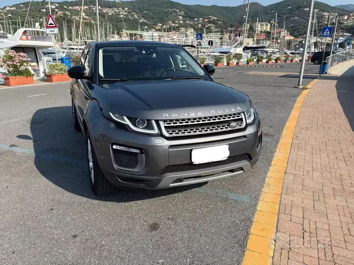 Usata Land Rover Range Rover evoque 150 CV (110 kW) 2016 Grigio Station wagon
