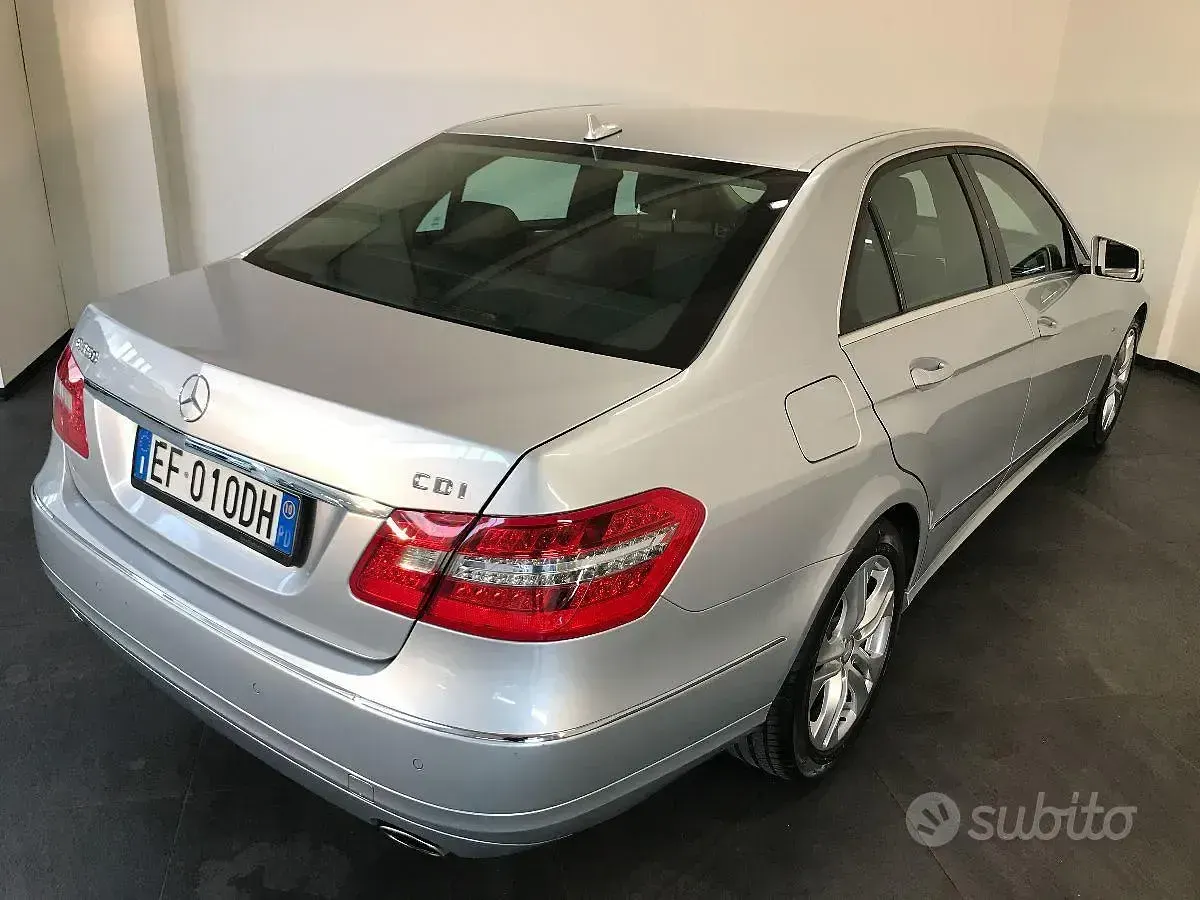 Usata Mercedes E350 Avantgarde 231 CV (169 kW) 2010 Grigio Berlina