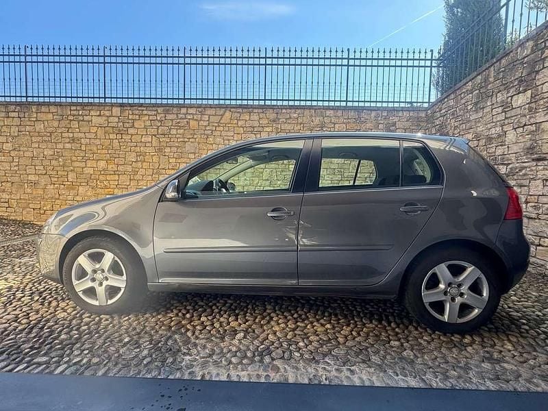 Usata VW Golf V Comfortline 102 CV (75 kW) 2007 Argento Berlina