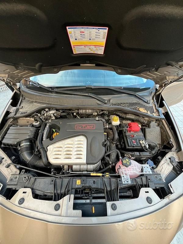 Usata Fiat Tipo Easy 120 CV (88 kW) 2018 Marrone Berlina