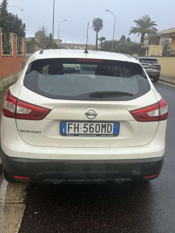 Usata Nissan Qashqai Acenta 110 CV (80 kW) 2017 Bianco SUV
