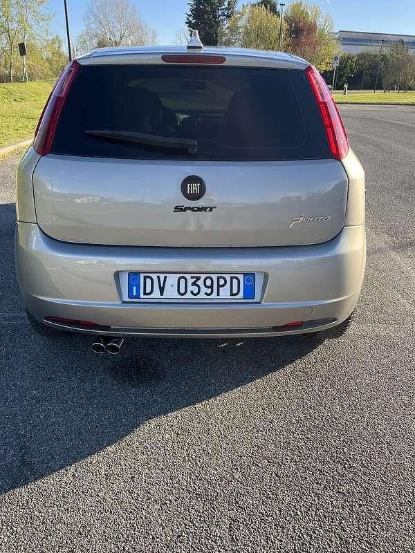 Usata Fiat Grande Punto Active 77 CV (56 kW) 2009 Grigio Utilitaria