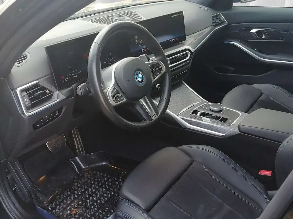 Usata BMW 320e M Sport 204 CV (150 kW) 2024 Black sapphire metallizzato Berlina