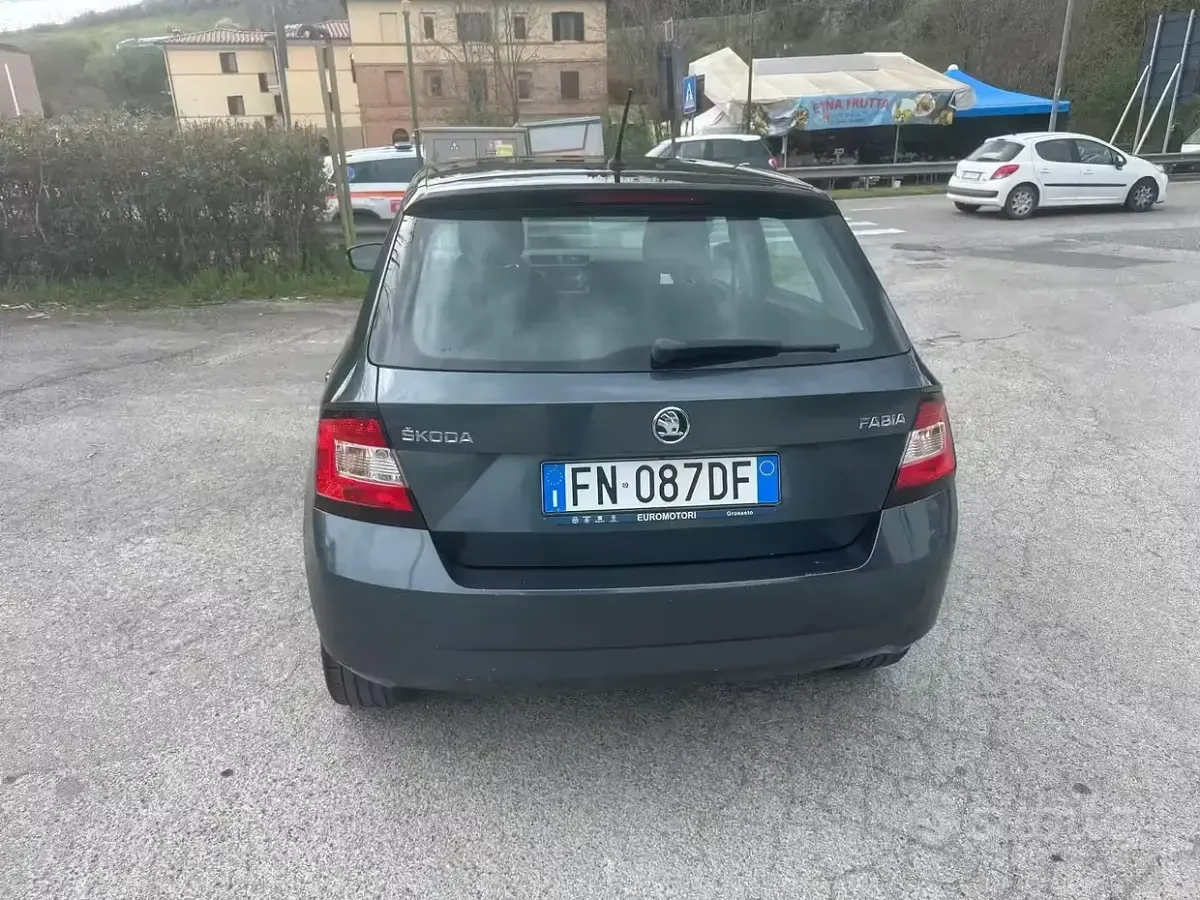 Usata Skoda Fabia Active 75 CV (55 kW) 2018 Grigio Berlina