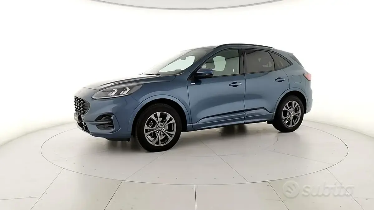 Käytetty Ford Kuga ST-Line X 120 HP (88 kW) 2023 Sininen Katumaasturi