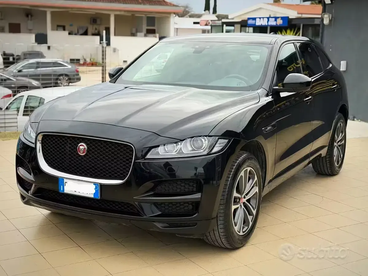 Usata Jaguar F-Pace Portfolio 250 CV (183 kW) 2020 Nero SUV