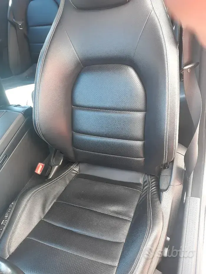 Usata Mercedes E220 170 CV (125 kW) 2013 Grigio Coupé