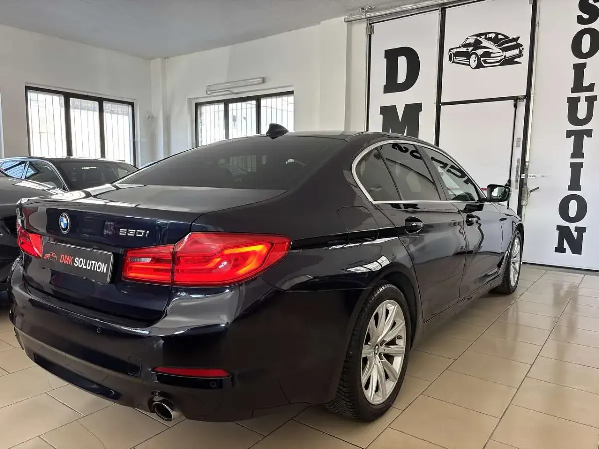 Usata BMW 530 Sport Line 252 CV (185 kW) 2017 Blu/azzurro Berlina