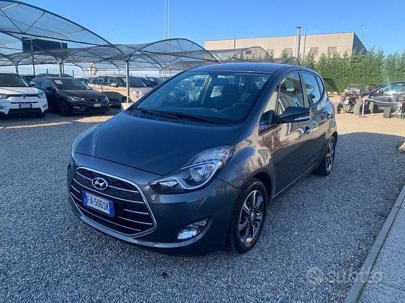 Usata Hyundai ix20 Xpossible 90 CV (66 kW) 2015 Grigio scuro Utilitaria