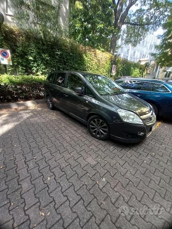 Usata Opel Zafira Cosmo 150 CV (110 kW) 2011 Grigio Monovolume