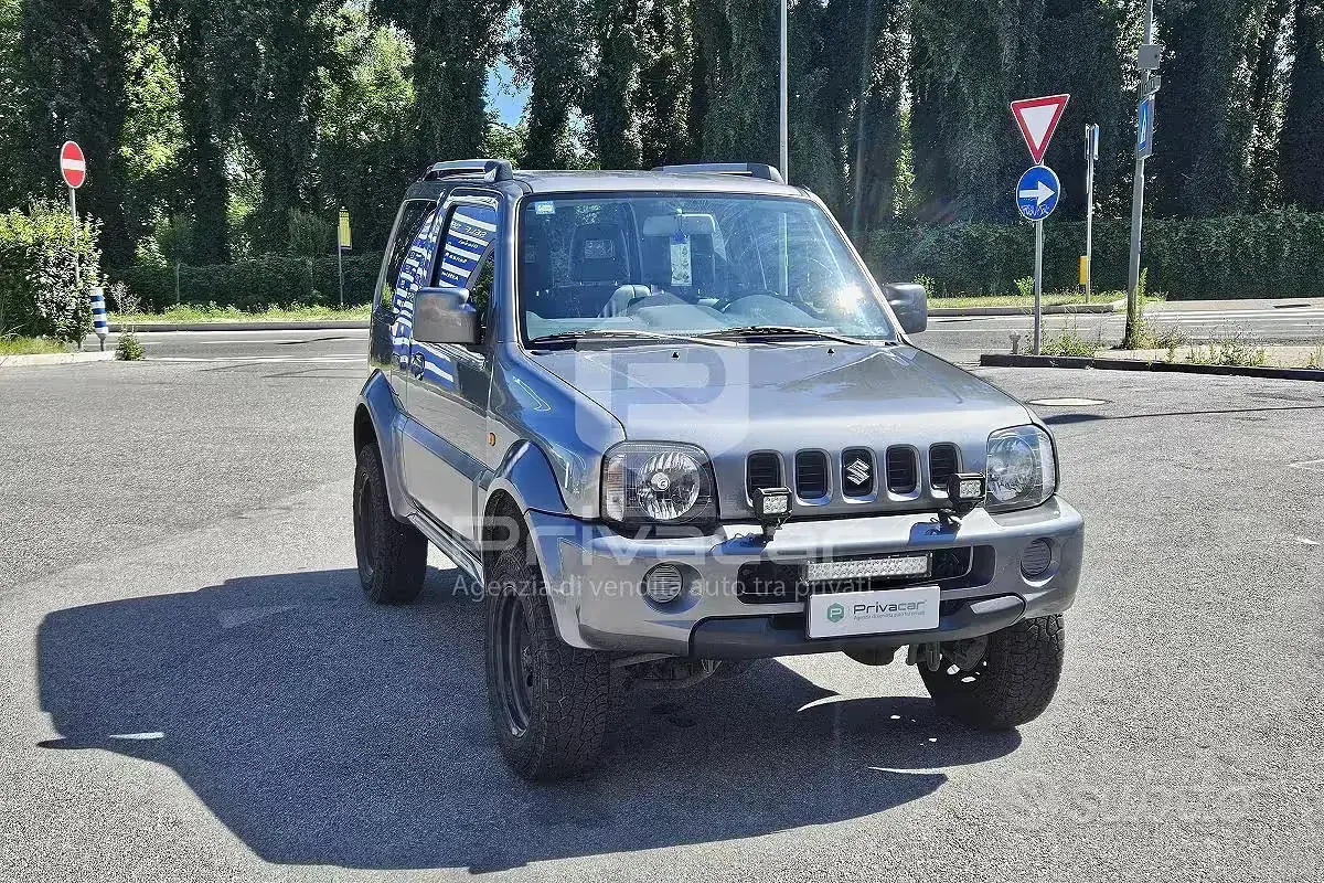 Usata Suzuki Jimny 85 CV (62 kW) 2005 Grigio SUV