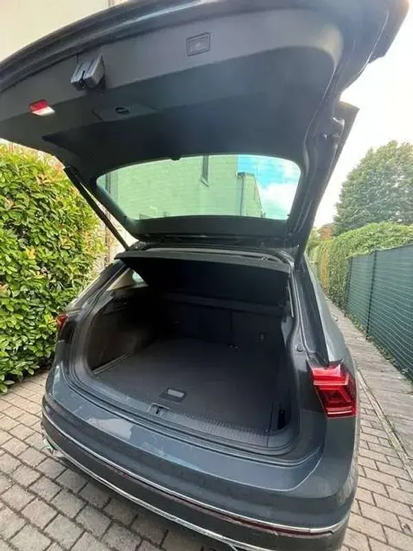 Usata VW Tiguan Elegance 150 CV (110 kW) 2024 Grigio SUV
