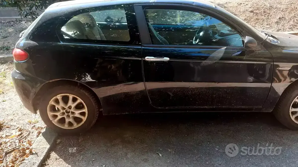 Usata Alfa Romeo 147 105 CV (77 kW) 2006 Nero Utilitaria