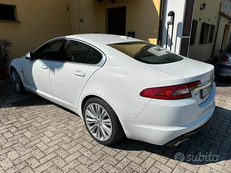 Usata Jaguar XF Luxury 241 CV (177 kW) 2010 Bianco Berlina