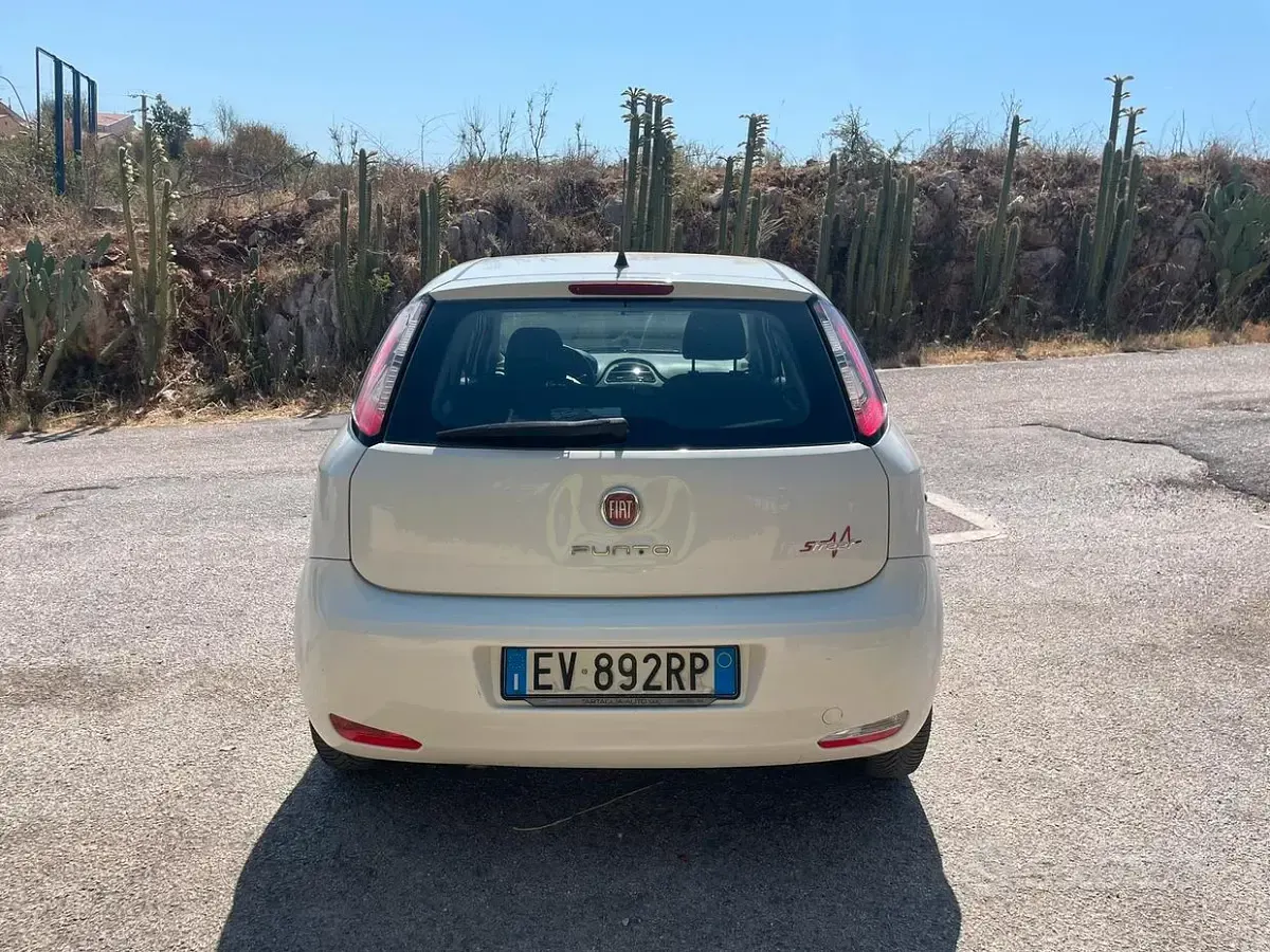 Usata Fiat Grande Punto 75 CV (55 kW) 2014 Bianco Utilitaria