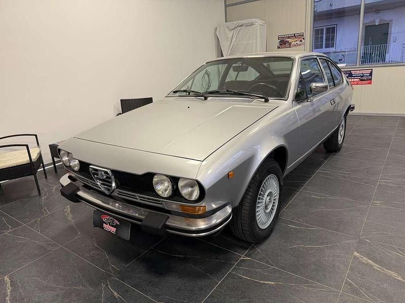 Usata Alfa Romeo GTV 129 CV (94 kW) 1979 Grigio Coupé