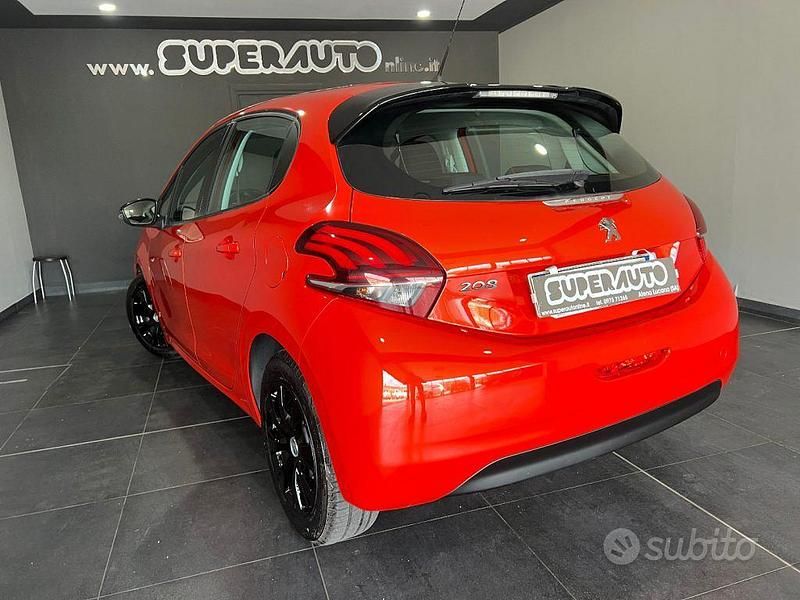 Usata Peugeot 208 75 CV (55 kW) 2018 Arancione Utilitaria