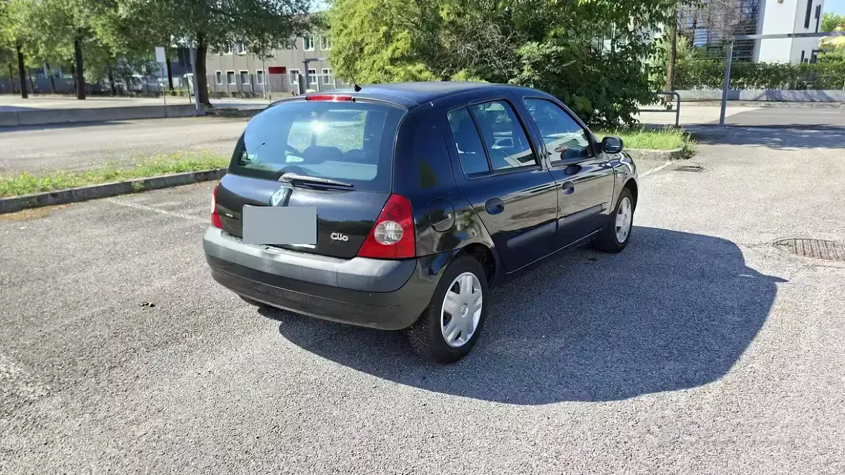Usata Renault Clio II 58 CV (42 kW) 2004 Berlina