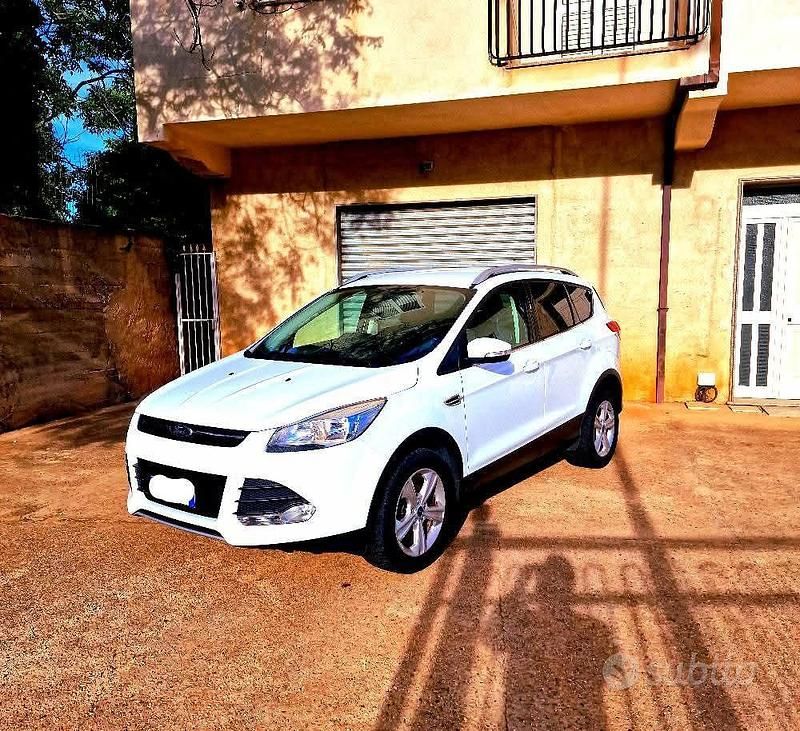 Usata Ford Kuga Titanium 120 CV (88 kW) 2015 Bianco SUV