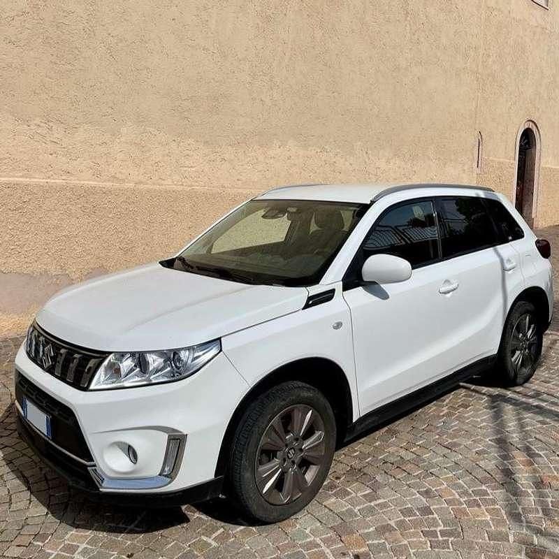 Bianco Usata 2018 Suzuki Vitara SUV | 14.000 € (Buon prezzo) - Immagine 1/4