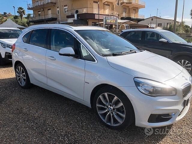 Usata BMW 218 Luxury Line 149 CV (109 kW) 2018 Bianco Station wagon