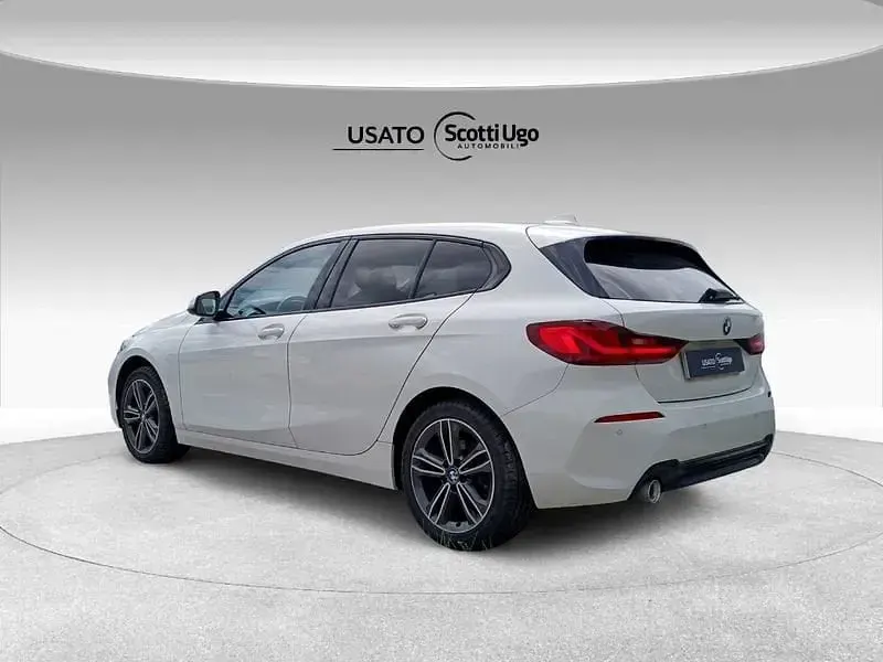 Begagnad BMW 116 Sport Line 116 HK (85 kW) 2021 Vit Halvkombi