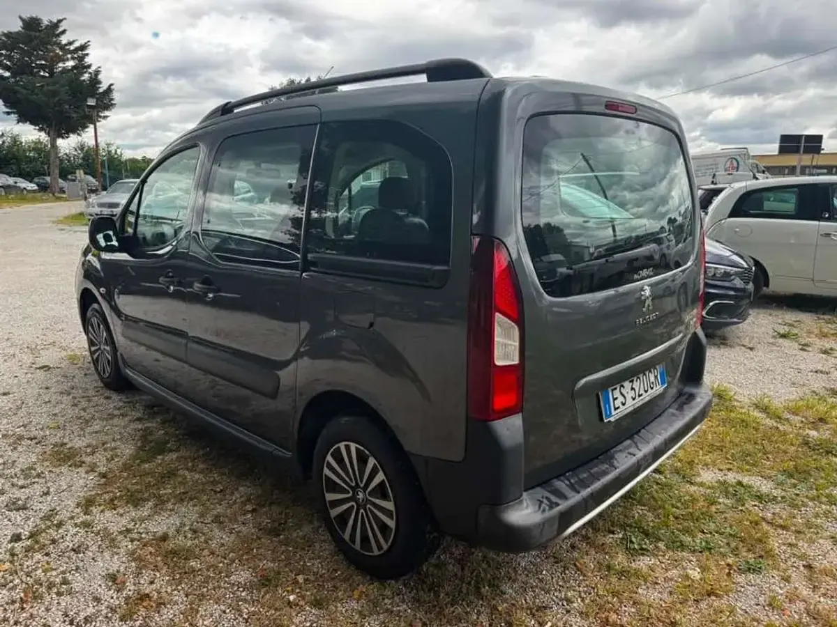 Usata Peugeot TePee Access 92 CV (67 kW) 2013 Grigio Furgone