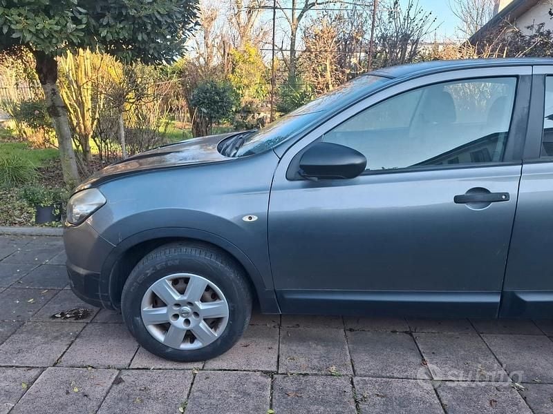 Usata Nissan Qashqai 106 CV (77 kW) 2012 Grigio SUV