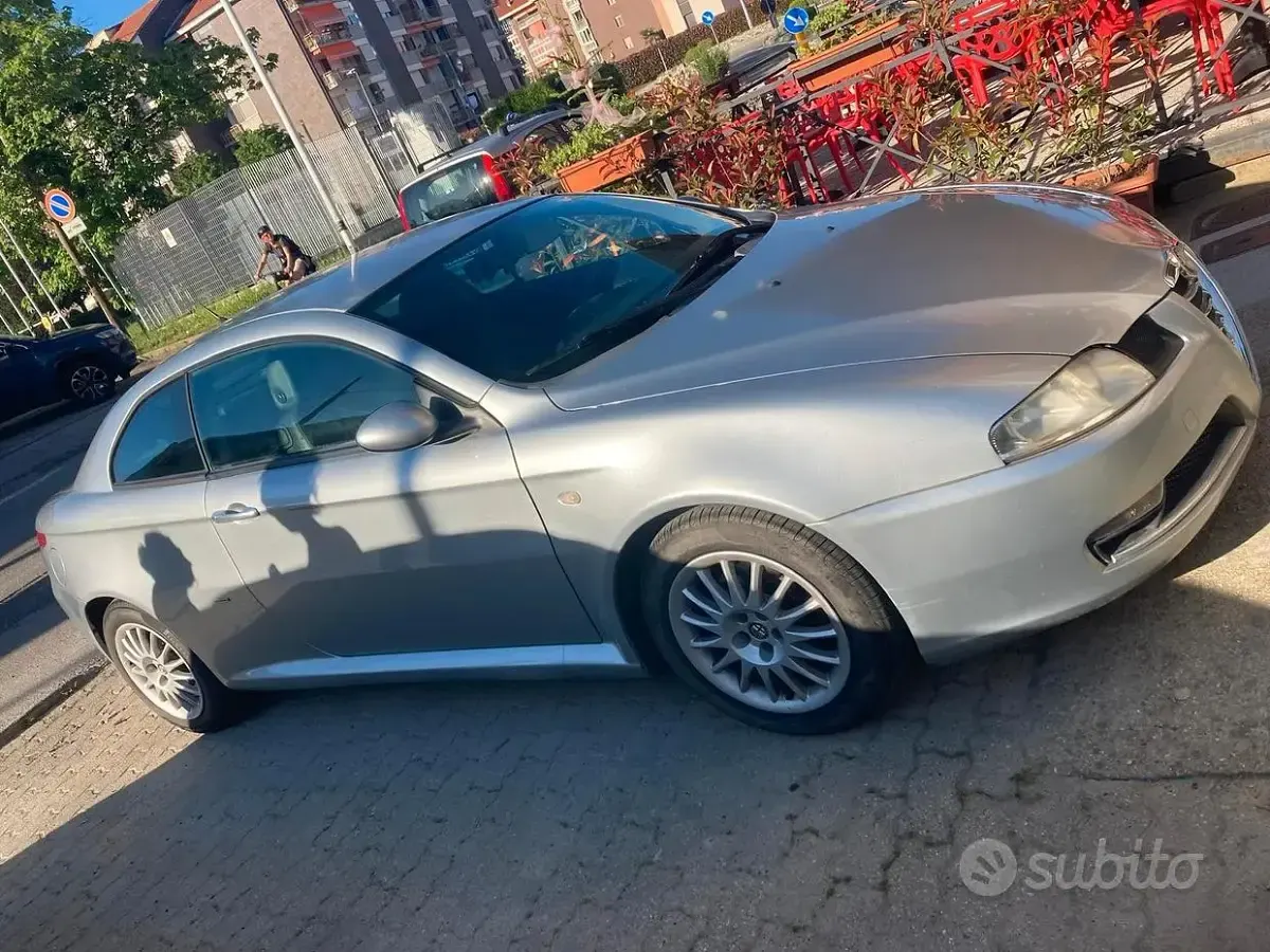 Usata Alfa Romeo GT 150 CV (110 kW) 2004 Grigio Coupé
