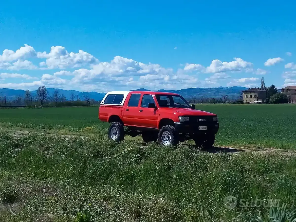 Usata Toyota HiLux 1990 Rosso Pick-up