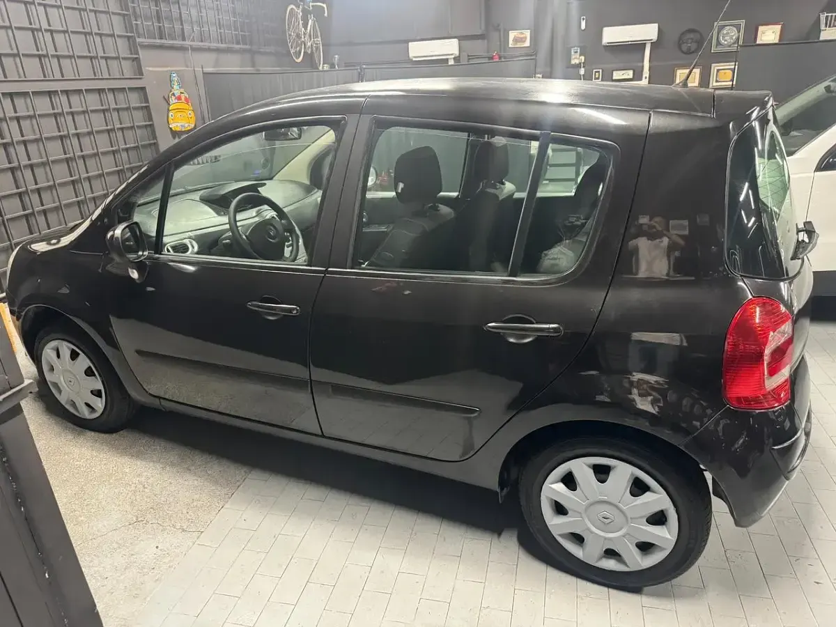 Usata Renault Modus Dynamique 75 CV (55 kW) 2008 Nero Monovolume