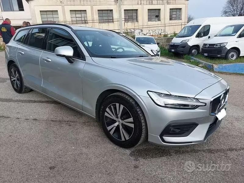 Usata Volvo V60 R-Design 150 CV (110 kW) 2019 Grigio Station wagon