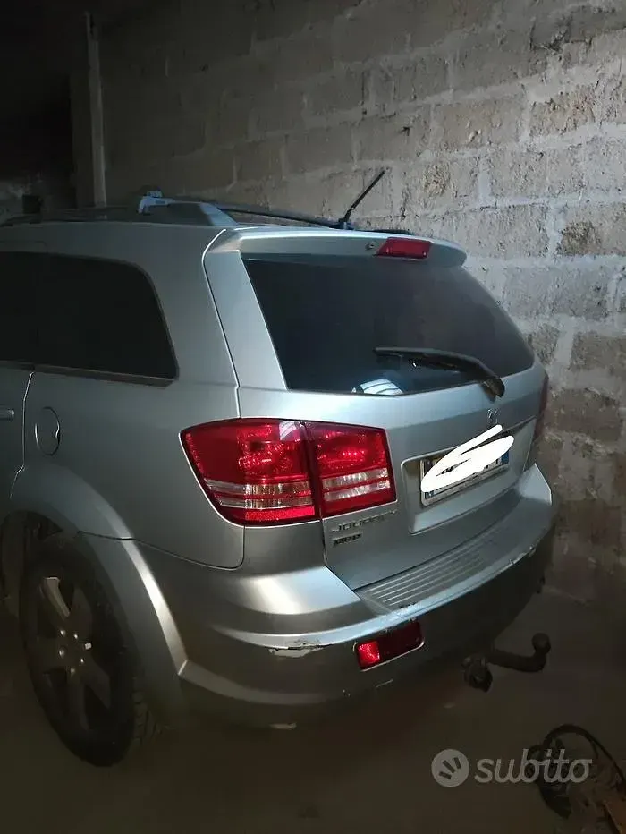 Usata Dodge Journey 140 CV (102 kW) 2008 Grigio SUV