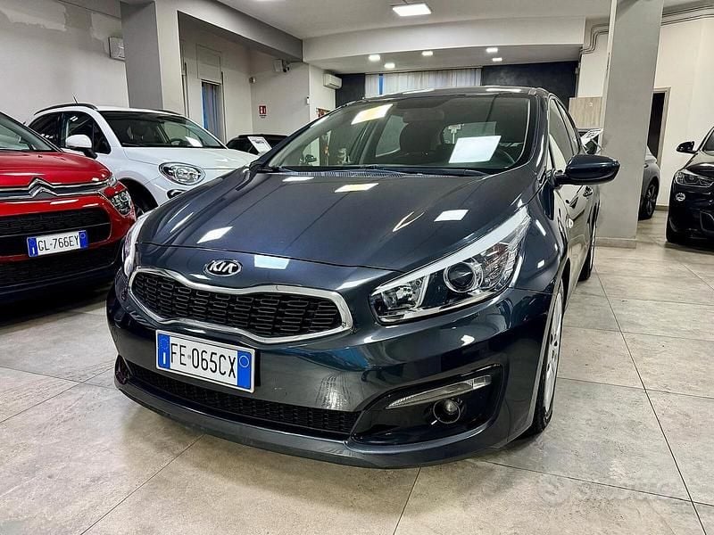 Usata Kia Ceed 110 CV (80 kW) 2016 Grigio Utilitaria