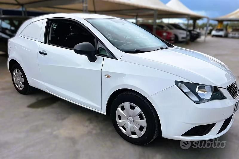 Usata Seat Ibiza 75 CV (55 kW) 2016 Bianco Furgone