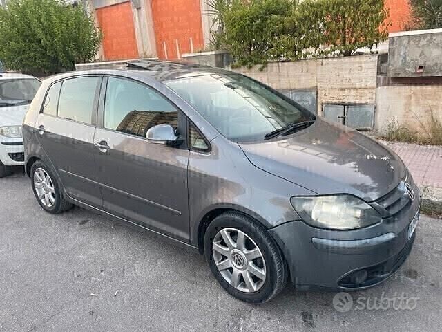 Grigio Usata 2008 VW Golf VI Tre volumi | 2990 € (Super prezzo) - Immagine 1/4