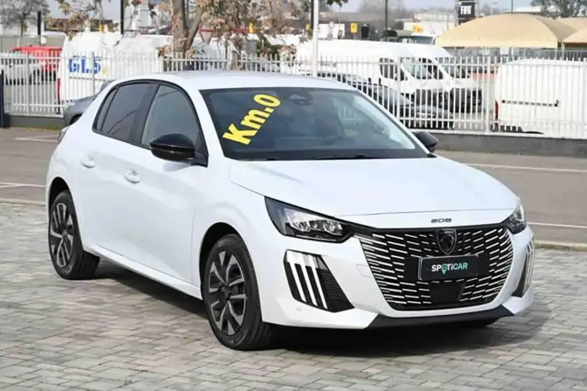 Nuova Peugeot 208 Business-Line 101 CV (74 kW) 2026 Bianco Utilitaria