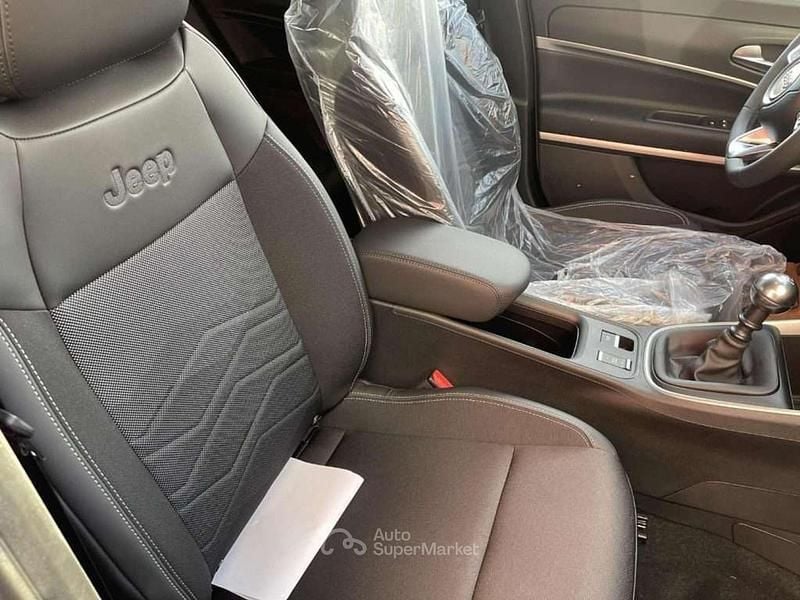 Nuova Jeep Avenger Summit 101 CV (74 kW) 2025 Giallo SUV